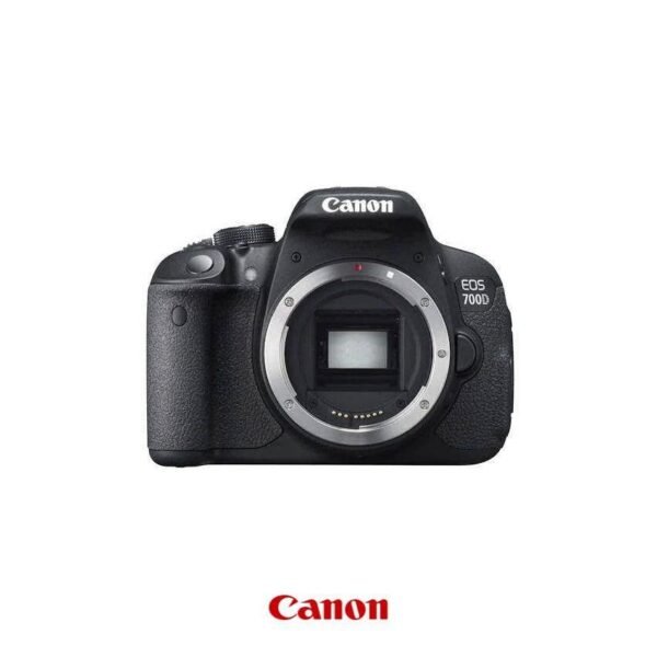 CANON EOS 700D DSLR Camera + EF-S 18-135mm f/3.5-5.6 IS STM